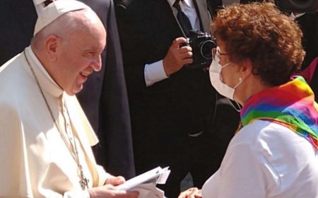 Nyuma na nyuma Papa Francis yategetse ko abatinganyi  bahabwa umugisha muri kiliziya zose!