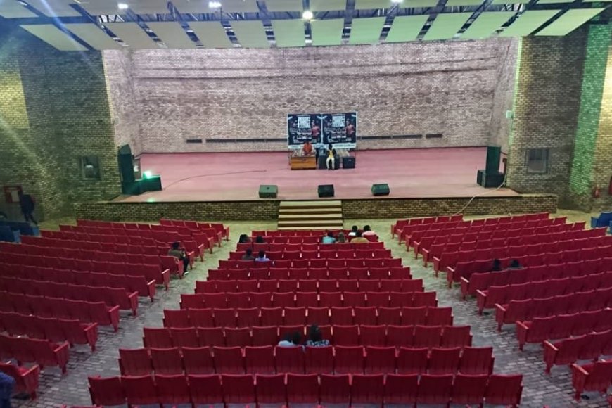 Ibyigeze kuba muri BK Arena nibyo byabaye kuri B Threy na Davis D bahuriye n'uruva gusenya i Huye - batashye batageze ku rubyiniriro bitewe no kubura abantu byibuze bagera kuri batanu (5)