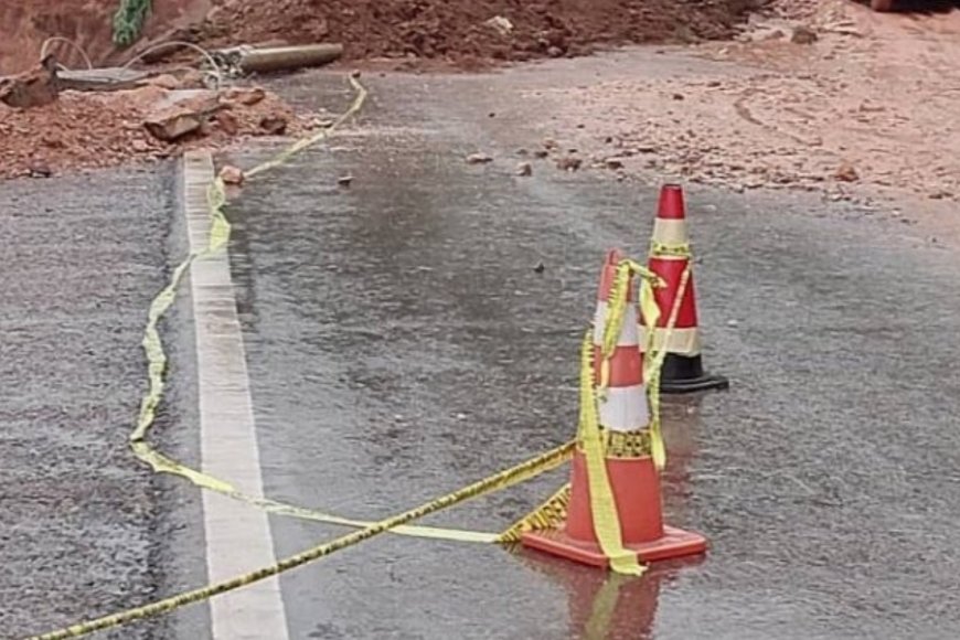 Umuhanda Huye - Nyamagabe - Rusizi wongeye kuba nyabagendwa, nyuma yuko wari wangijwe n’imvura nyinshi