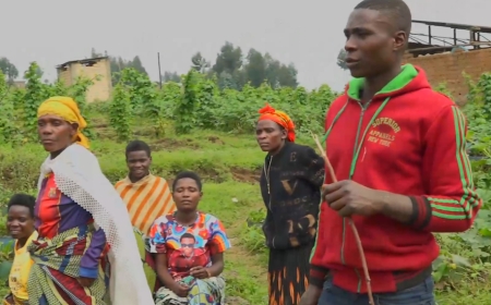 Iki nikibazo gikomeye cyane! Bari kurira ayo kwarika aho Bagorwa nibintu  byinshi harimo no gutera akabariro, nyuma yuko bacumbikiwe mu nzu imwe  ari imiryango 10-[Reba amashusho hano]