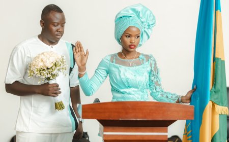 Nyuma y’imyaka 8 babana Killaman n’umufasha we basezeranye imbere y’amaategeko.