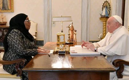 Perezida Samia Suluhu Hasan na Papa baganiriye ku bibera muri Congo