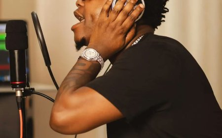 Bruce Melodie yumvikanye asaba imbabazi The Ben nyuma yo kumwishongoraho