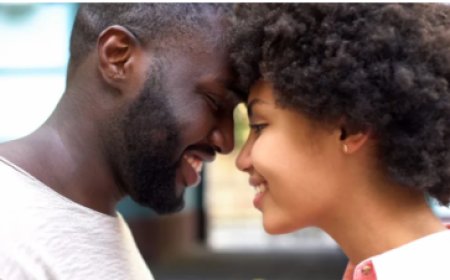 Abasore gusa: Dore amagambo y'ubwenge wakoresha ureshya umukobwa wakunze