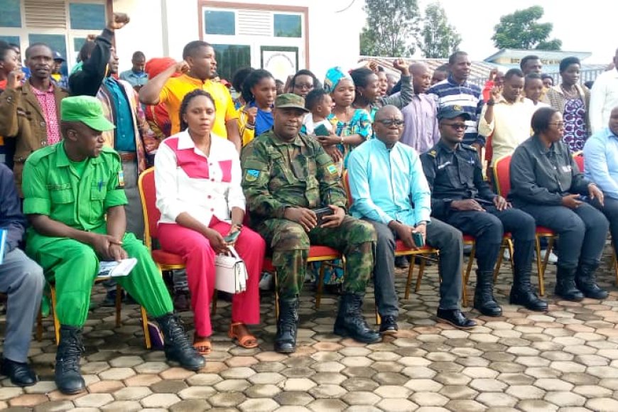 Ngororero : Abaturage barishimira ubukangurambaga bwiswe ‘Nk’umurabyo 12’ (AMAFOTO)
