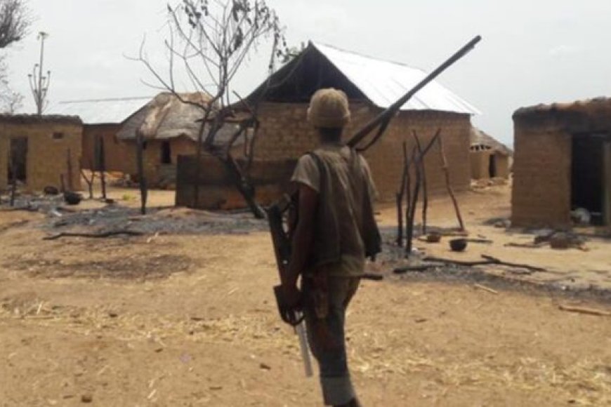 Biteye ubwoba , itsinda ry’abagabo bitwaje intwaro ryagabye igitero ku kigo cya polisi cyahitanye benshi