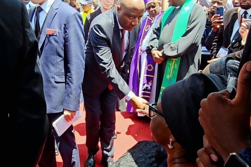 Perezida Kagame yoherereje ubutumwa bukomeza umuryango wa Nyakwigendera Dr. Geingob