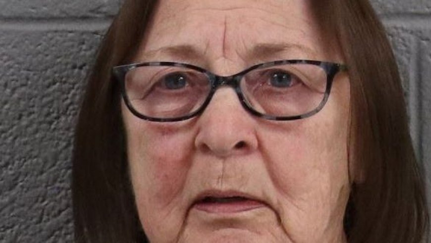 Polisi yataye muri yombi umucecuru w'imyaka 79 azira kohereza ubutumwa bw’urukozasoni