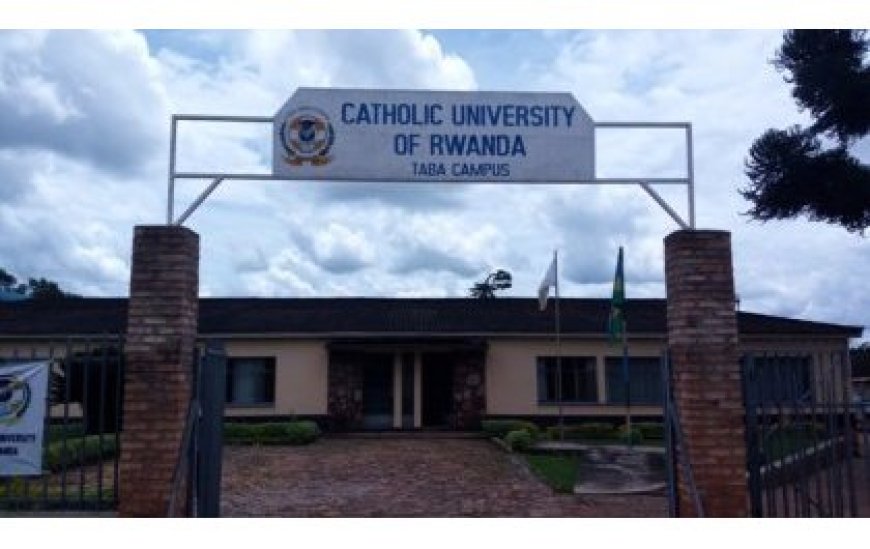 Muri Kaminuza byakomeye "Abize muri Kaminuza Gatolika y’u Rwanda bashakaga guhabwa impamyabumenyi bakuriwe inzira ku murima"