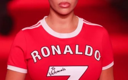 Umukunzi wa Cristiano Ronaldo Georgina Rodriguez yaciye ibintu kubera imyambarire yagaragaje mu birori bya Paris Fashion Week[AMAFOTO]