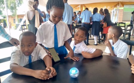 Ikoranabuhanga: Abanyeshuri ba APACOPE bahanze udushya turimo telecomande ifungura inzugi