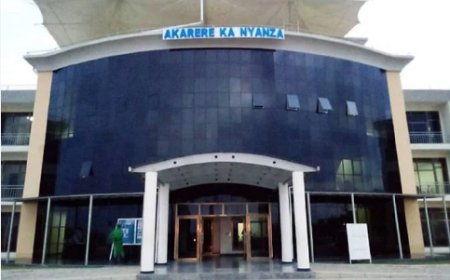 Inkuru iteye agahinda umugore yataye umwana we mu mugezi kugirango atazicwa n’inzara