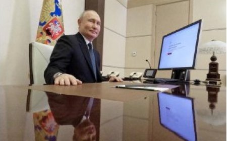 Vladimir Putin yatsindiye kongera kuyobora u Burusiya, yaciye agahigo