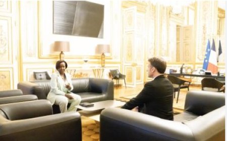 Mushikiwabo yaganiriye na Perezida Macron