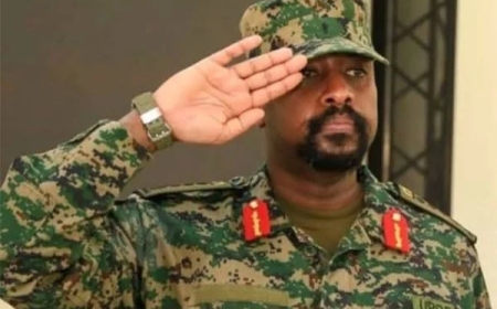 Umuhungu wa Perezida wa Uganda Gen Muhoozi Kainerugaba yagizwe Umugaba Mukuru w’Ingabo za Uganda