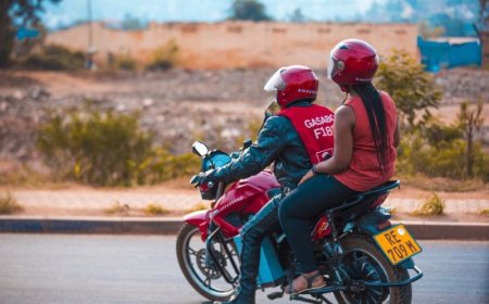 Polisi y’Igihugu yakuyeho ibihano byahabwaga Abamotari batwaye moto batacanye amatara