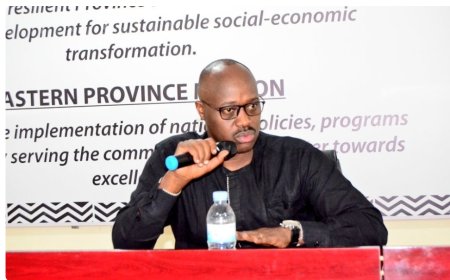 Guverineri w'intara y'iburasirazuba Rubingisa yasobanuye iby'abana  760  bagiwe kwa muganga kubera amata