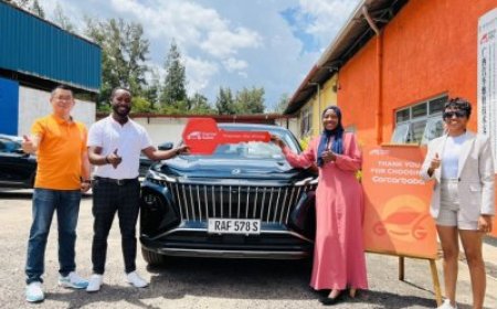 Umusifuzi mpuzamahanga ugezweho Mukansanga yaguze imodoka y’akataraboneka iguze akayabo