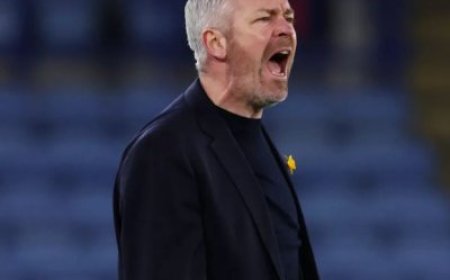 Zamwakiye umutoza yirukanwe azira gutereta umukobwa yatozaga mu ikipe