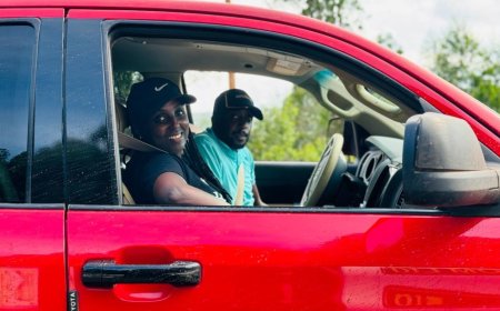 Umunyamakuru Sandrine Isheja uri mu bafite izina rikomeye mu myidagaduro y’u Rwanda yinjiye mu mukino wo gusiganwa mu modoka