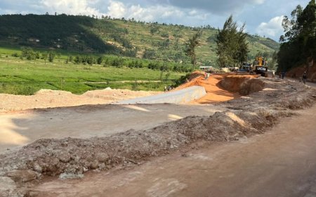 Imirimo yo gusana umuhanda Kigali-Gatuna mu karere ka Gicumbi wangijwe n’ibiza irarimbanyije