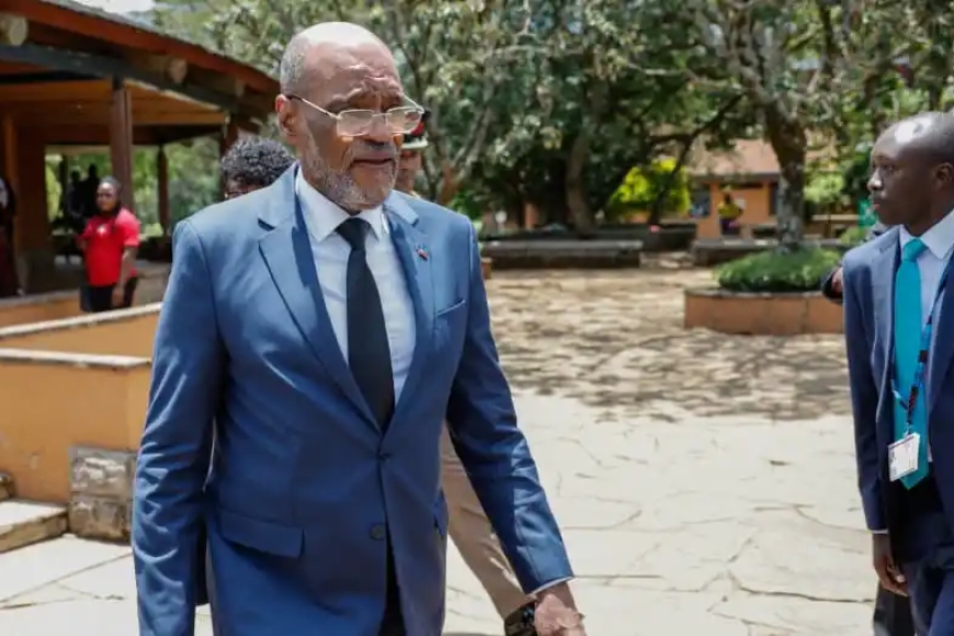 Nguwo umupango wose wuko byagenze ngo uwari uyoboye Igihugu kirimo umwiryane yegure ari imahanga