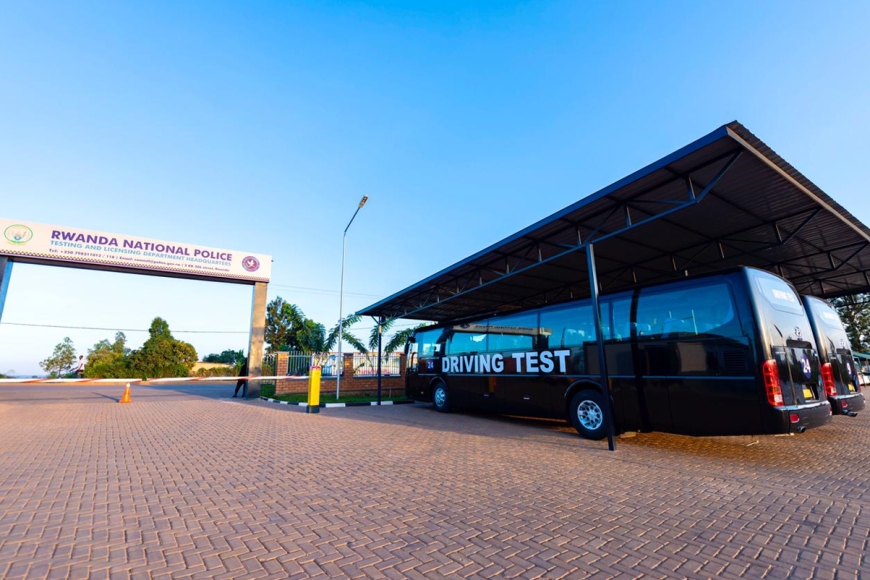 Polisi yashyizeho ikigo cy’Ikoranabuhanga gikoresha ibizamini byo gutwara ibinyabiziga