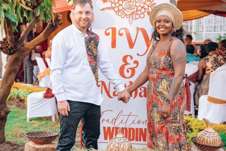 Umugore ari kubyinira kuru koma nyuma yo gukura umukunzi kumbuga nkoranyambaga bagakundana bikarangira babanye byemewe n'amategeko