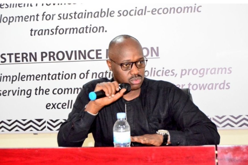 Guverineri w'intara y'iburasirazuba Rubingisa yasobanuye iby'abana  760  bagiwe kwa muganga kubera amata