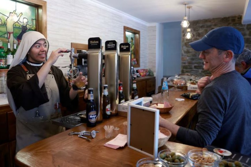 Ababikira bo muri kiliziya gatolika bafunguye akabari kugira ngo bajye babwiriza ubutumwa abaje kwica akanyota