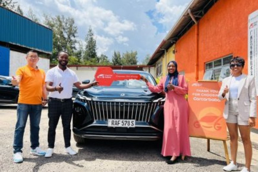 Umusifuzi mpuzamahanga ugezweho Mukansanga yaguze imodoka y’akataraboneka iguze akayabo