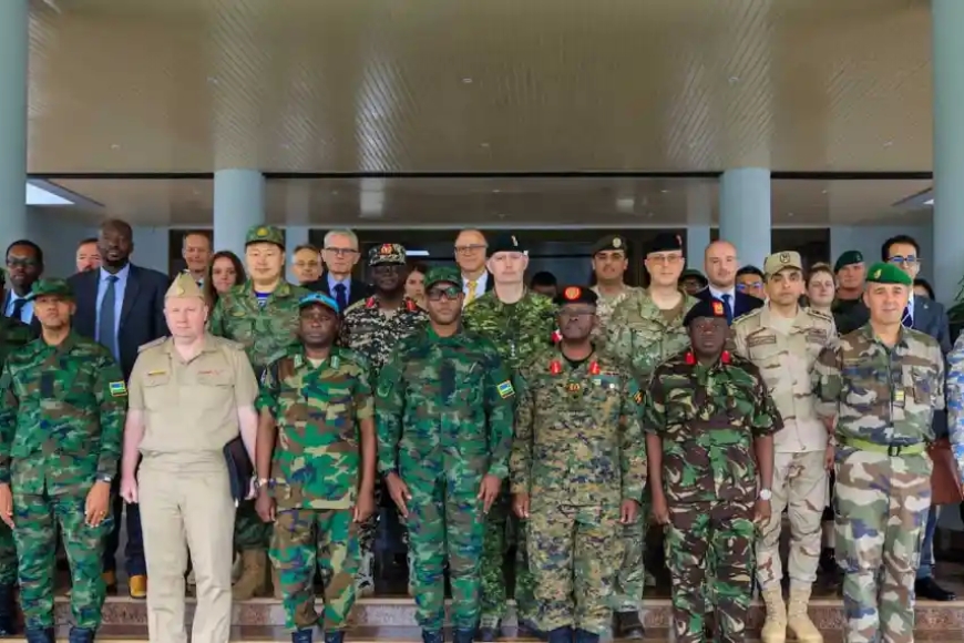 Menya ibyo igisirikare cya RDF cyaganirije abahagarariye ibihugu byabo mu Rwanda birimo America, Russia, n'ibindi…