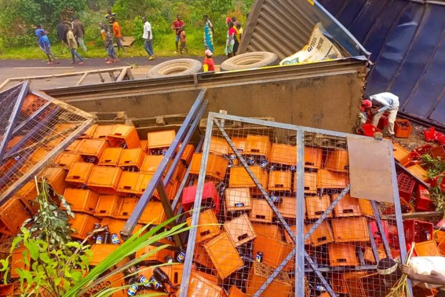 Burundi: Habaye impanuka iteye imodoka itwara ibinyobwa bya Brarudi yakoze impanuka icikamo kabiri igitaraganya