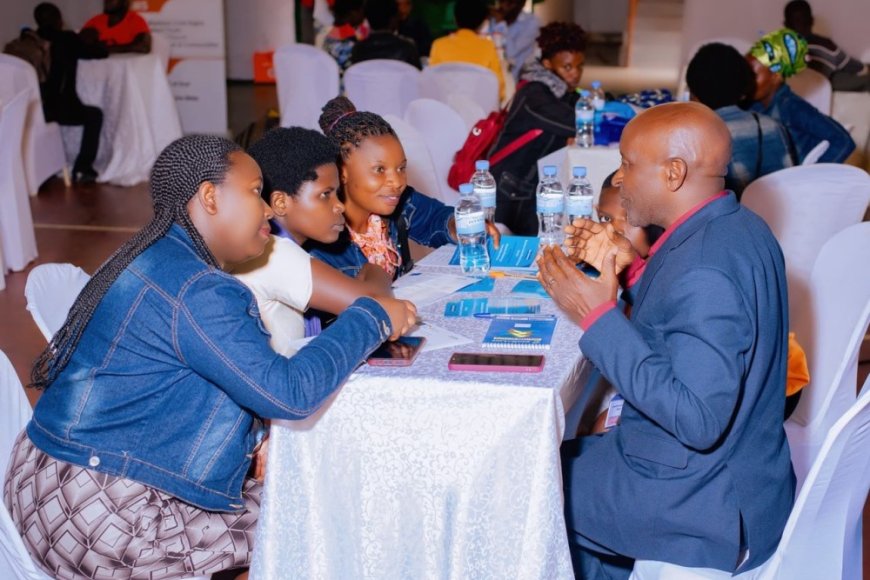 Imibereho myiza y'abaturage "Urubyiruko rwo mu nkambi zo mu Rwanda rwatangiye guhuzwa n’abatanga akazi"