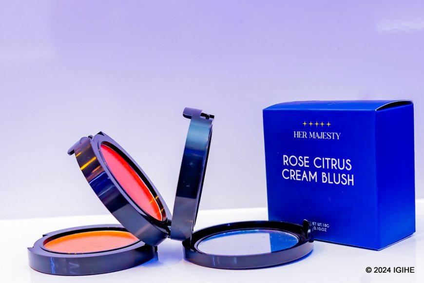 "Byinshi ku mavugura ya Her Majesty, ‘maquillage’ za mbere zikomoka mu Rwanda" Imigabane ya Miss Vanessa yaraguzwe (Amafoto)