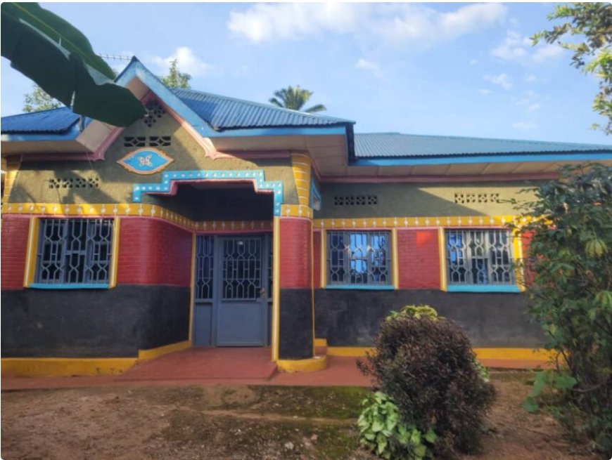 Rusizi: Amaze imyaka itanu atotezwa n’abasiga inzu ye amazirantoki, ni amayobera