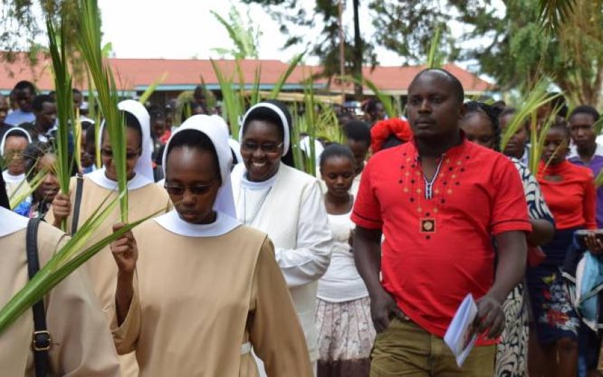 «Hozana! Nahabwe impundu uje mu izina rya Nyagasani» Amateka y’icyumweru cya mashami