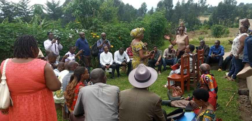 Musanze: Abahabwaga akato kubera Virus ya Sida basigaye basangira n'ababanenaga-Amafoto & Amashusho