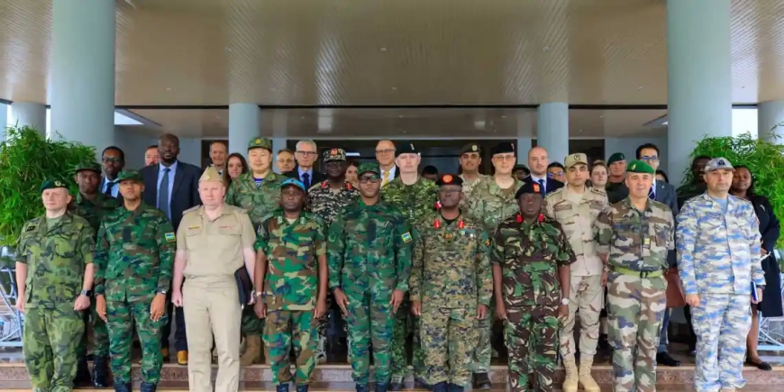 Menya ibyo igisirikare cya RDF cyaganirije abahagarariye ibihugu byabo mu Rwanda birimo America, Russia, n'ibindi…