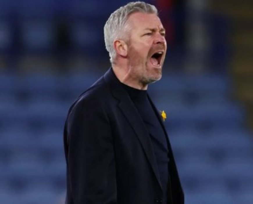 Zamwakiye umutoza yirukanwe azira gutereta umukobwa yatozaga mu ikipe