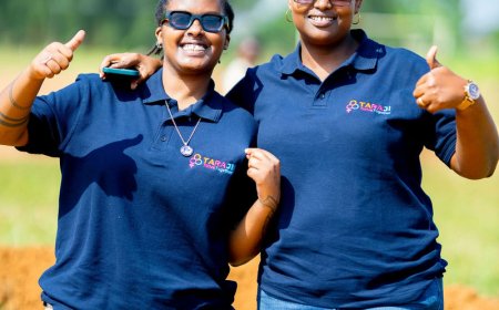 Umuhanzikazi w'icyamamare hano mu Rwanda Ariel Wayz yiyemeje kwita ku bakobwa bo mu cyaro (Amafoto)