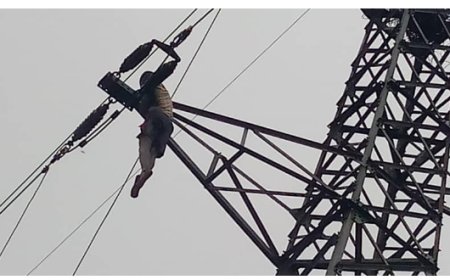 Kamonyi: Yuriye ipoto afatwa n’umuriro w’amashanyarazi, Imana ikinga ukuboko