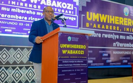 Mu karere ka Bugesera: Minisitiri Musabyimana yanenze abayobozi badatanga serivisi nziza ku baturage