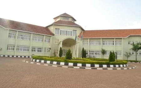 Rwamagana: Polisi yataye muri yombi abantu babiri bari batekeye kanyanga mu gishanga