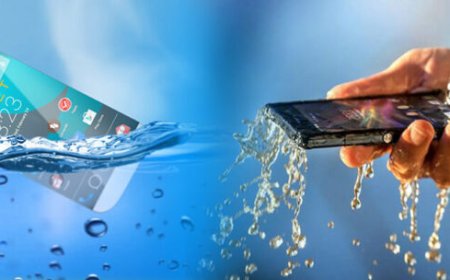 Birihutirwa nyabuneka! Dore uko  warokora telefone yawe yaguye mu mazi