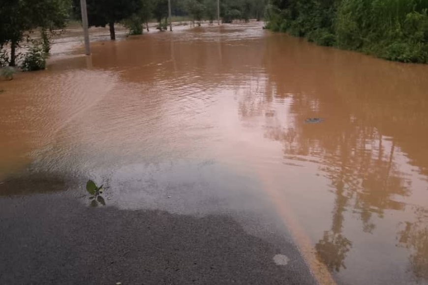 Umuhanda Ngororero - Muhanga ntabwo uri nyabagendwa, aho wamaze gufungwa n’ibiza