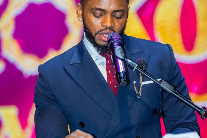 Diamond Platnumz yitabiriye ibirori ahabwa umwanya yigisha akoresheje Bibiliya atitaye ko idini asengeramo rya Islam riri mu gisibo[AMAFOTO]