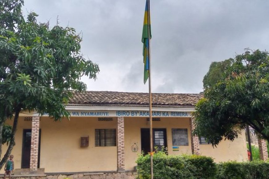 Muhanga/Remera: Baratabariza Gitifu unyagirirwa mu Kagari akajya kugama imvura mu baturage baturanye n’ibiro bye iyo imvura iguye