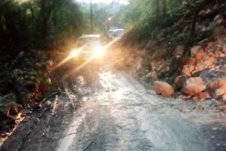 Police yatangaje ko Umuhanda Nyungwe -Nyamasheke wafunzwe n'inkangu