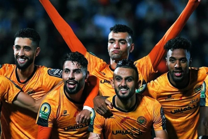 Byateye abantu bensi urujijo: Abanya-Maroc banze gukinira muri Algeria bamaze kugera ku kibuga mu mikino ya CAF Confederation Cup